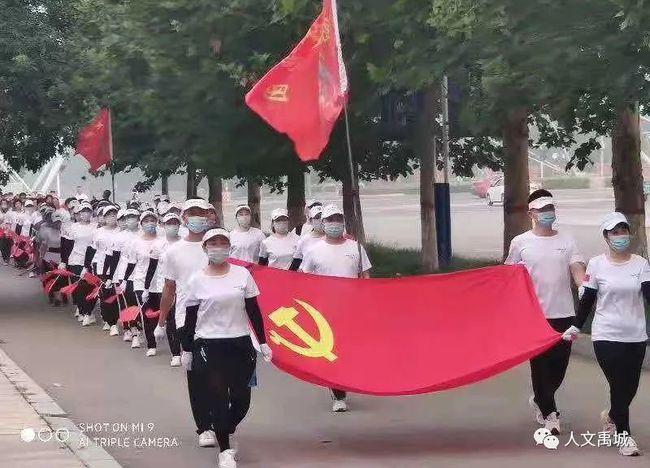 “嘴替”赢得喝彩说明了什么